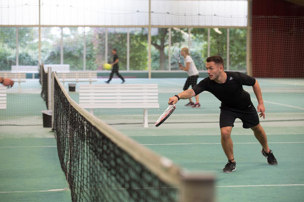 Aramis Tagungs- Und Sporthotel Gaufelden ภายนอก รูปภาพ